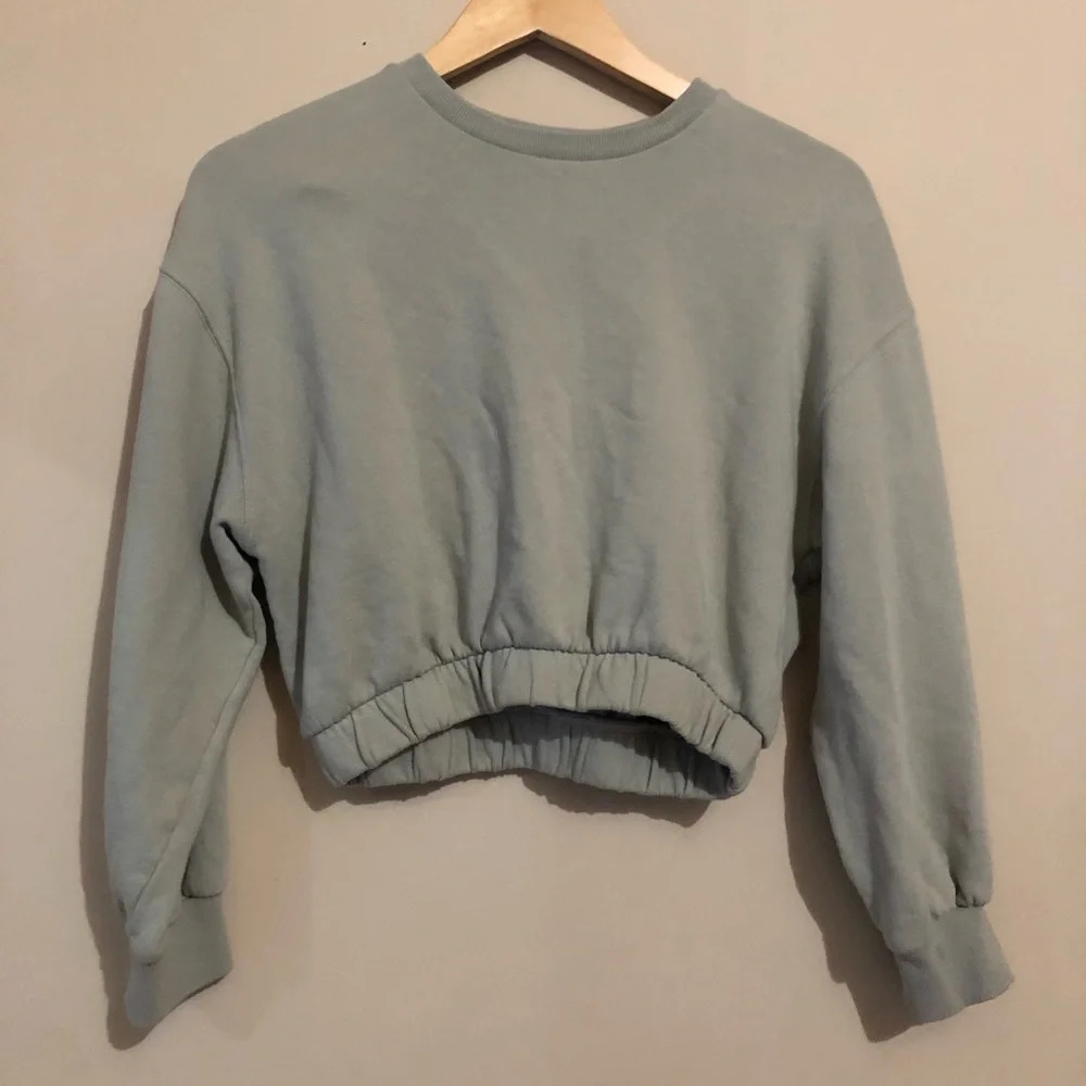 Zara Light greenish blue Crew Neck Sweater. Cropped.